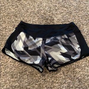 Nike shorts (m)